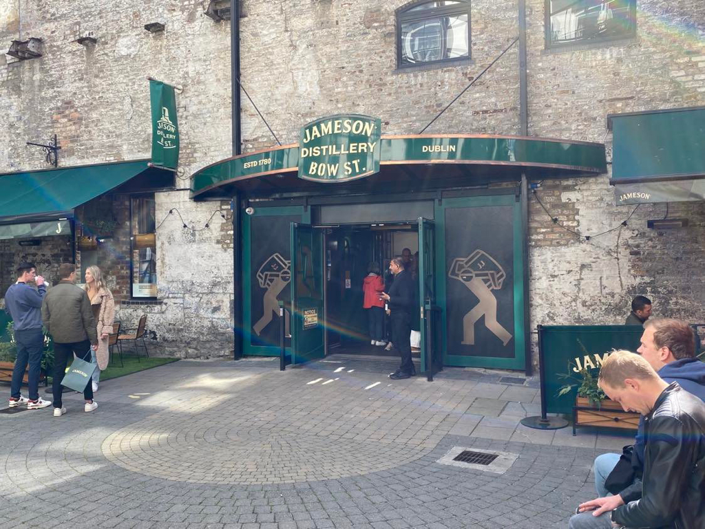 My buddy is in Ireland on a long-overdue vacation touring the country.  What a great place to visit including the 